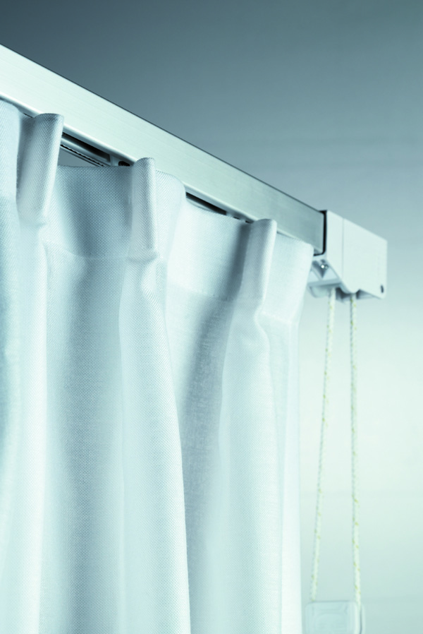 SilentGliss 3900 rail white with white curtain